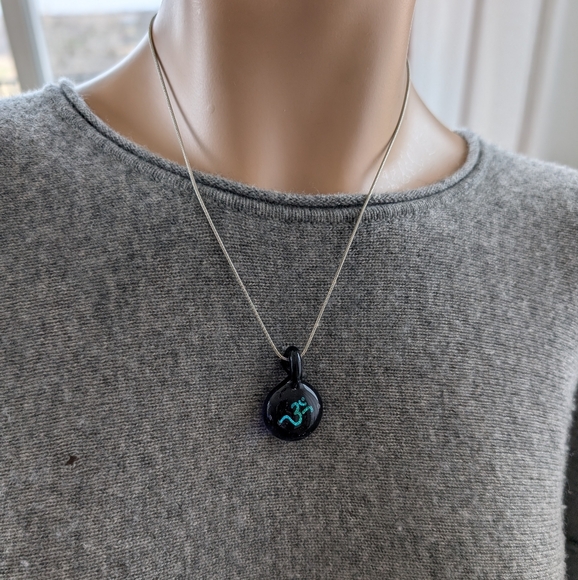 "Om" Glass pendant - Picture 3 of 3